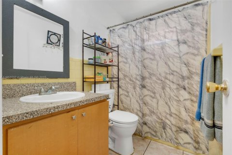 Propiedad comercial en venta en Miami, Florida, 222.97 m2 № 1877522 - foto 6