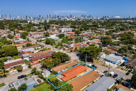 Propiedad comercial en venta en Miami, Florida, 222.97 m2 № 1877522 - foto 14