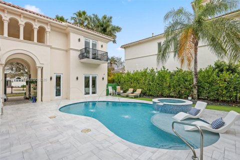 House in Boca Raton, Florida 6 bedrooms, 481.98 sq.m. № 2036594 - photo 1