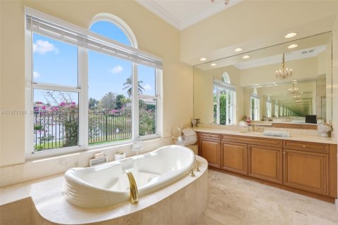Villa ou maison à vendre à Boca Raton, Floride: 6 chambres, 481.98 m2 № 2036594 - photo 18