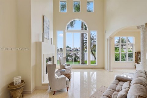 House in Boca Raton, Florida 6 bedrooms, 481.98 sq.m. № 2036594 - photo 2