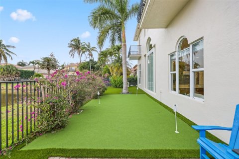 House in Boca Raton, Florida 6 bedrooms, 481.98 sq.m. № 2036594 - photo 3