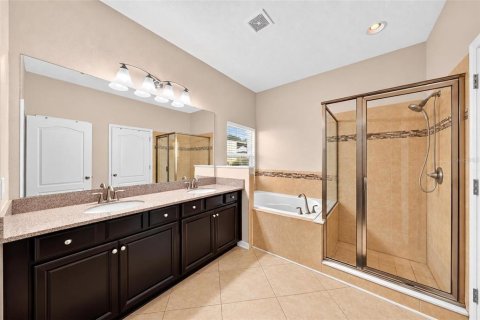 Villa ou maison à vendre à Winter Garden, Floride: 5 chambres, 221.01 m2 № 2390870 - photo 3