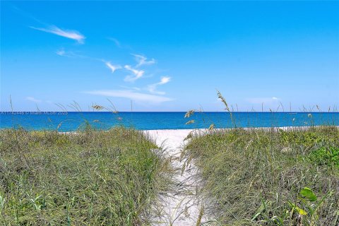 Купить виллу или дом в Юпитер-Инлет-Колони, Флорида 7 комнат, 611.95м2, № 1858589 - фото 29