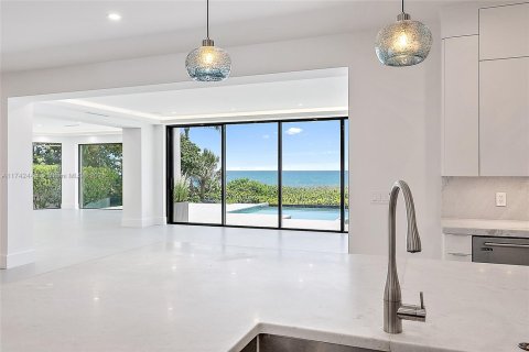 Купить виллу или дом в Юпитер-Инлет-Колони, Флорида 7 комнат, 611.95м2, № 1858589 - фото 16