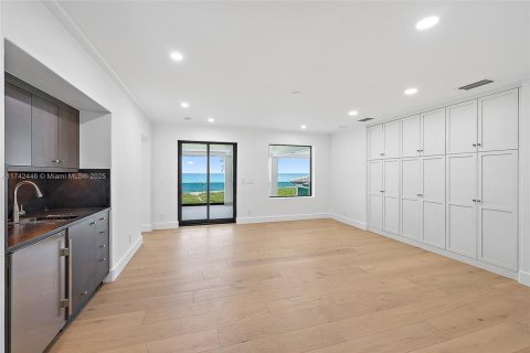 Купить виллу или дом в Юпитер-Инлет-Колони, Флорида 7 комнат, 611.95м2, № 1858589 - фото 26