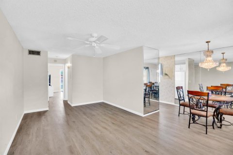 Condominio en venta en Vero Beach, Florida, 1 dormitorio, 69.68 m2 № 2245548 - foto 2