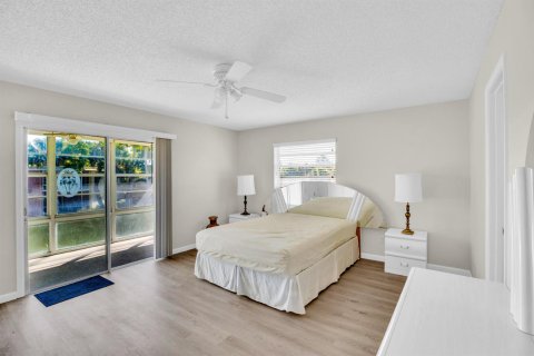 Condominio en venta en Vero Beach, Florida, 1 dormitorio, 69.68 m2 № 2245548 - foto 12