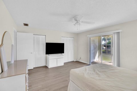 Condominio en venta en Vero Beach, Florida, 1 dormitorio, 69.68 m2 № 2245548 - foto 14