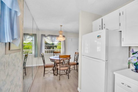 Condominio en venta en Vero Beach, Florida, 1 dormitorio, 69.68 m2 № 2245548 - foto 11