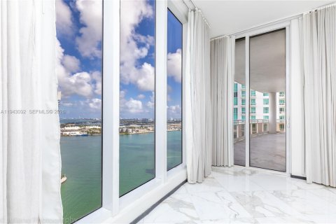 Condominio en venta en Miami, Florida, 2 dormitorios, 165.74 m2 № 2000224 - foto 9