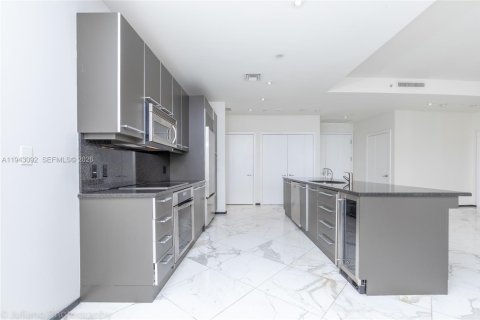 Condominio en venta en Miami, Florida, 2 dormitorios, 165.74 m2 № 2000224 - foto 6