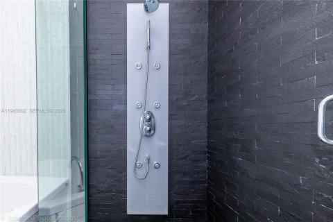 Condominio en venta en Miami, Florida, 2 dormitorios, 165.74 m2 № 2000224 - foto 14