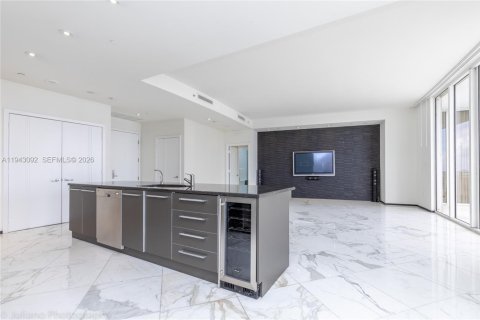 Condominio en venta en Miami, Florida, 2 dormitorios, 165.74 m2 № 2000224 - foto 5