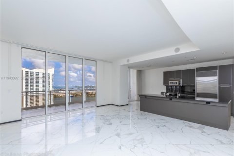 Condominio en venta en Miami, Florida, 2 dormitorios, 165.74 m2 № 2000224 - foto 2