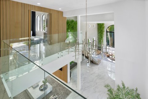 House in Coral Gables, Florida 6 bedrooms, 506.6 sq.m. № 1764228 - photo 20