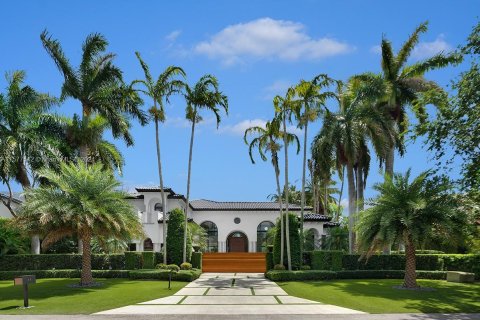 House in Coral Gables, Florida 6 bedrooms, 506.6 sq.m. № 1764228 - photo 1
