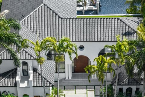House in Coral Gables, Florida 6 bedrooms, 506.6 sq.m. № 1764228 - photo 27