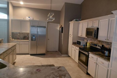 House in Weeki Wachee, Florida 4 bedrooms, 204.76 sq.m. № 2227958 - photo 7