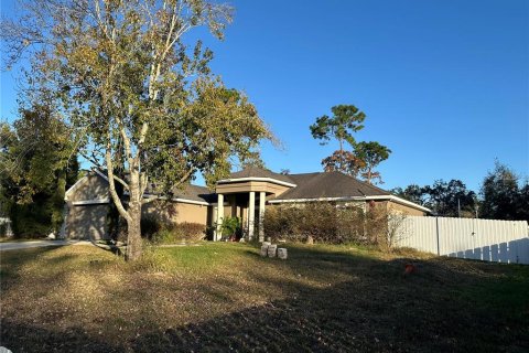 House in Weeki Wachee, Florida 4 bedrooms, 204.76 sq.m. № 2227958 - photo 3