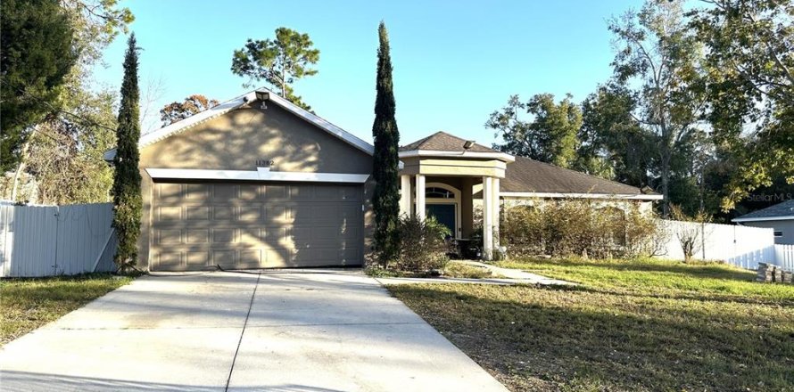 House in Weeki Wachee, Florida 4 bedrooms, 204.76 sq.m. № 2227958