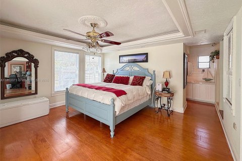 House in Tavernier, Florida 5 bedrooms, 255.85 sq.m. № 1686275 - photo 25