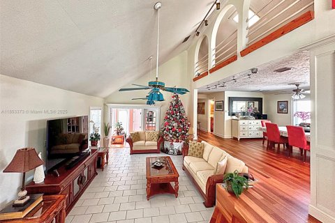 House in Tavernier, Florida 5 bedrooms, 255.85 sq.m. № 1686275 - photo 11