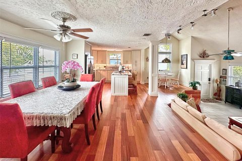 House in Tavernier, Florida 5 bedrooms, 255.85 sq.m. № 1686275 - photo 13