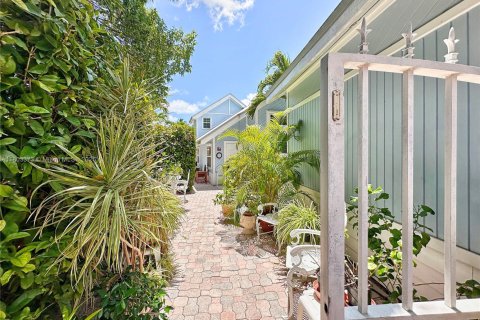House in Tavernier, Florida 5 bedrooms, 255.85 sq.m. № 1686275 - photo 6