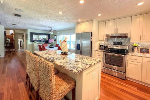 House in Tavernier, Florida 5 bedrooms, 255.85 sq.m. № 1686275 - photo 24