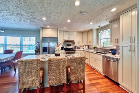 House in Tavernier, Florida 5 bedrooms, 255.85 sq.m. № 1686275 - photo 18
