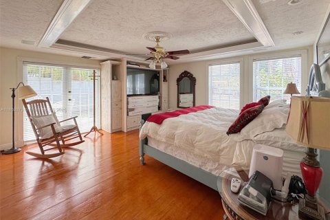 House in Tavernier, Florida 5 bedrooms, 255.85 sq.m. № 1686275 - photo 26