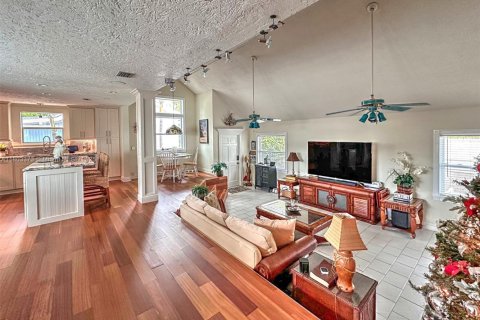 House in Tavernier, Florida 5 bedrooms, 255.85 sq.m. № 1686275 - photo 14