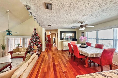 House in Tavernier, Florida 5 bedrooms, 255.85 sq.m. № 1686275 - photo 12