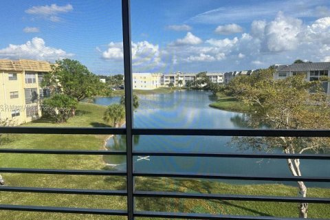Condominio en venta en Sunrise, Florida, 2 dormitorios, 78.97 m2 № 1713274 - foto 2