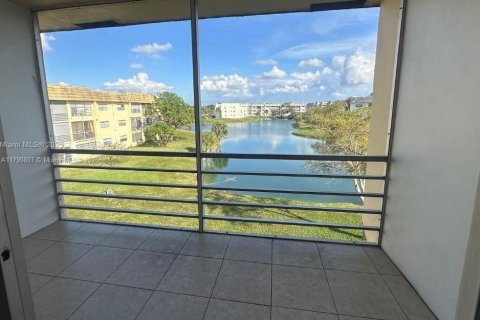 Condominio en venta en Sunrise, Florida, 2 dormitorios, 78.97 m2 № 1713274 - foto 3
