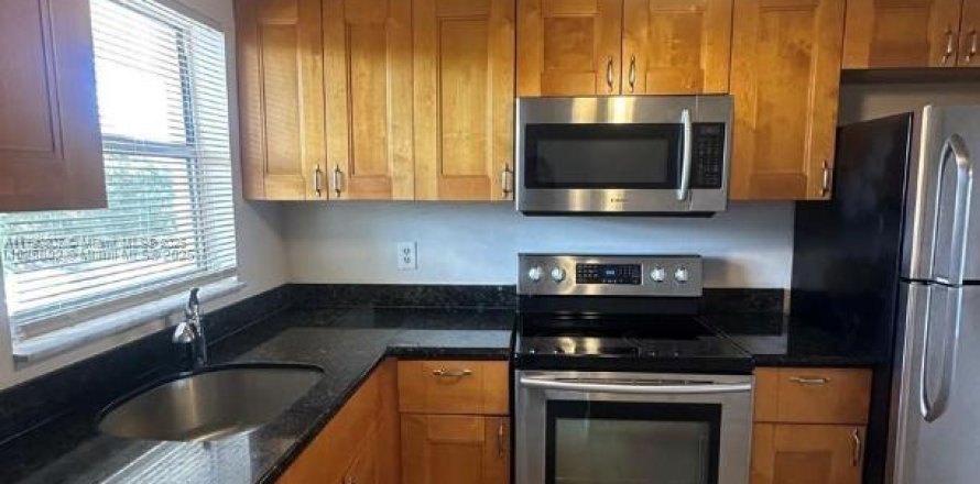 Condo in Sunrise, Florida, 2 bedrooms № 1713274