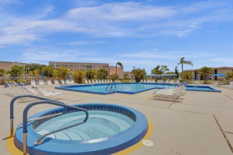 Condominio en venta en Sunrise, Florida, 2 dormitorios, 78.97 m2 № 1713274 - foto 20
