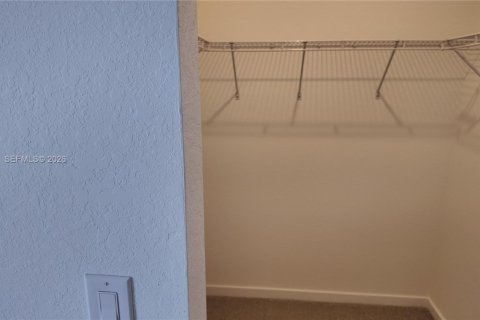 Townhouse in Miami, Florida 3 bedrooms № 2367909 - photo 18