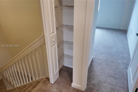 Townhouse in Miami, Florida 3 bedrooms № 2367909 - photo 13