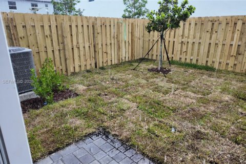 Townhouse in Miami, Florida 3 bedrooms № 2367909 - photo 25