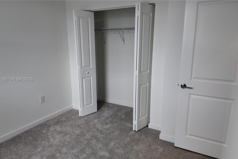 Townhouse in Miami, Florida 3 bedrooms № 2367909 - photo 17