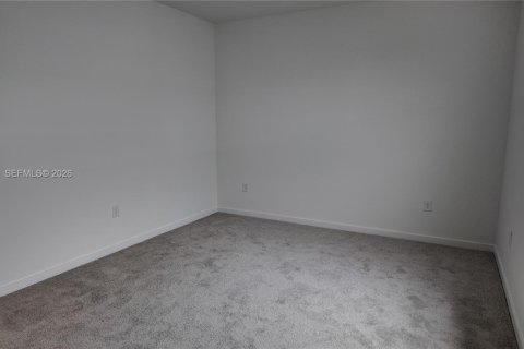 Townhouse in Miami, Florida 3 bedrooms № 2367909 - photo 16