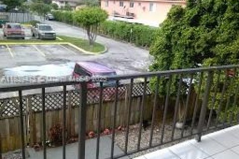 Copropriété à vendre à Hialeah, Floride: 2 chambres № 1828225 - photo 6