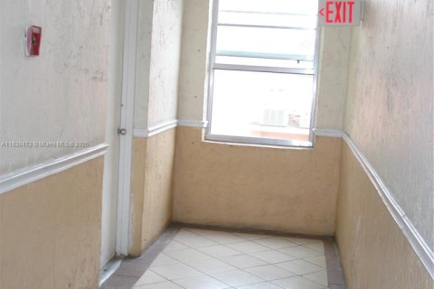 Copropriété à vendre à Hialeah, Floride: 2 chambres № 1828225 - photo 16