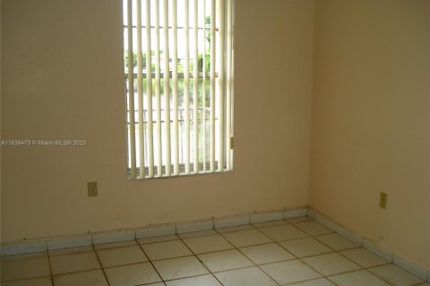 Copropriété à vendre à Hialeah, Floride: 2 chambres № 1828225 - photo 11