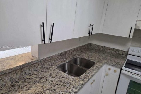 Copropriété à vendre à Hialeah, Floride: 2 chambres № 1828225 - photo 25