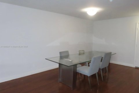 Condominio en alquiler en Bay Harbor Islands, Florida, 2 dormitorios, 120.77 m2 № 1887918 - foto 10