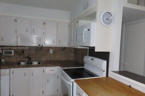 Condominio en alquiler en Bay Harbor Islands, Florida, 2 dormitorios, 120.77 m2 № 1887918 - foto 9