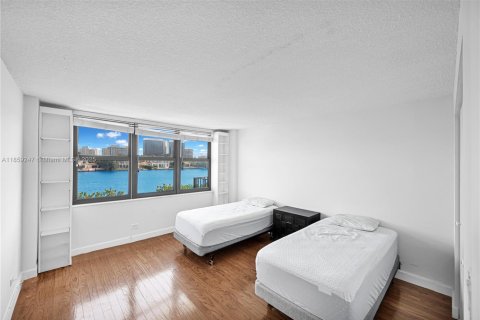 Condominio en alquiler en Bay Harbor Islands, Florida, 2 dormitorios, 120.77 m2 № 1887918 - foto 25